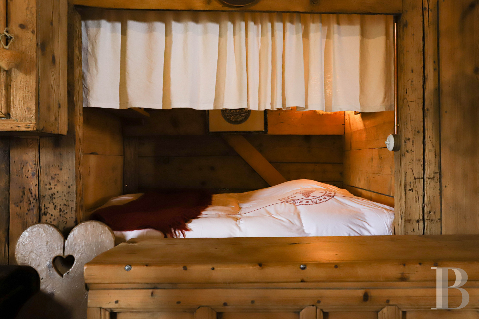 A traditional chalet barn surrounded by alpine pastures in Haute-Savoie, not far from Morzine - photo  n°20